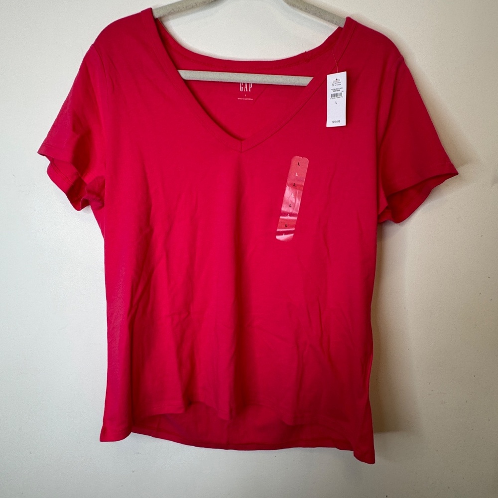 GAP Neon/Hot Pink V-Neck Tee
